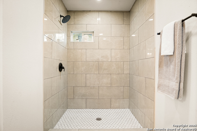 Image 14 of 24 For 2919 Abercorn Dr