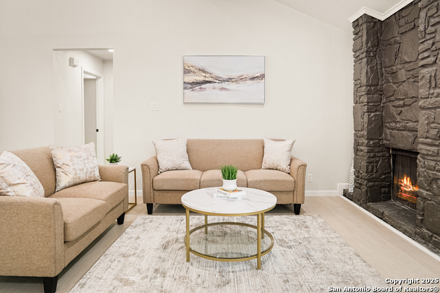 Image 4 of 24 For 2919 Abercorn Dr