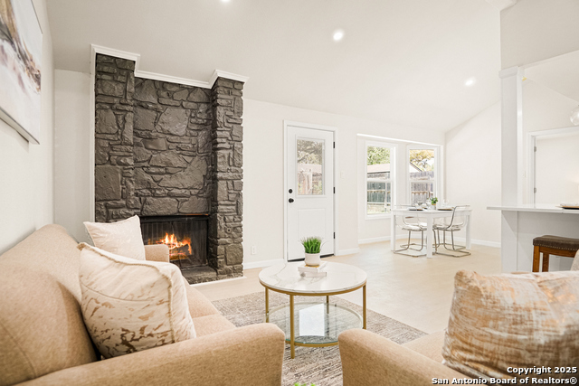 Image 5 of 24 For 2919 Abercorn Dr