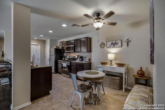 Image 4 of 27 For 10921 Charreada Trail