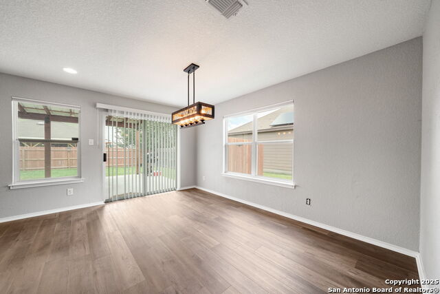 Listing photo id 12 for 1480 Astor Creek