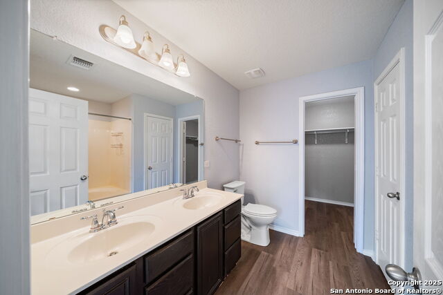 Listing photo id 16 for 1480 Astor Creek