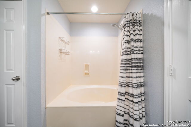 Listing photo id 17 for 1480 Astor Creek