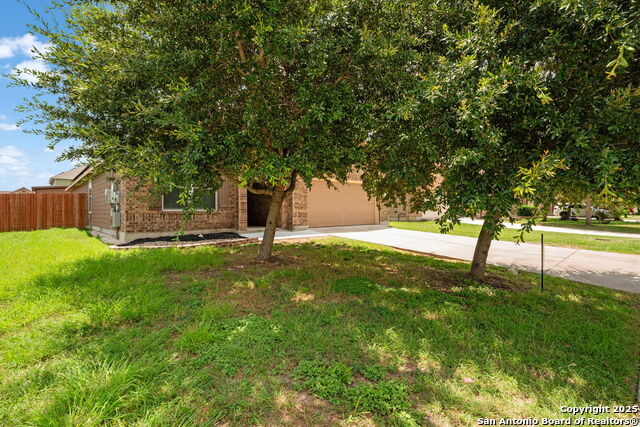 Listing photo id 0 for 1480 Astor Creek