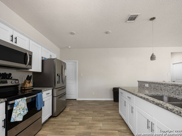 Image 10 of 27 For 1019 Clovis Pl