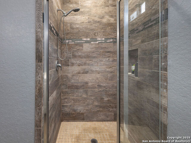 Image 17 of 27 For 1019 Clovis Pl