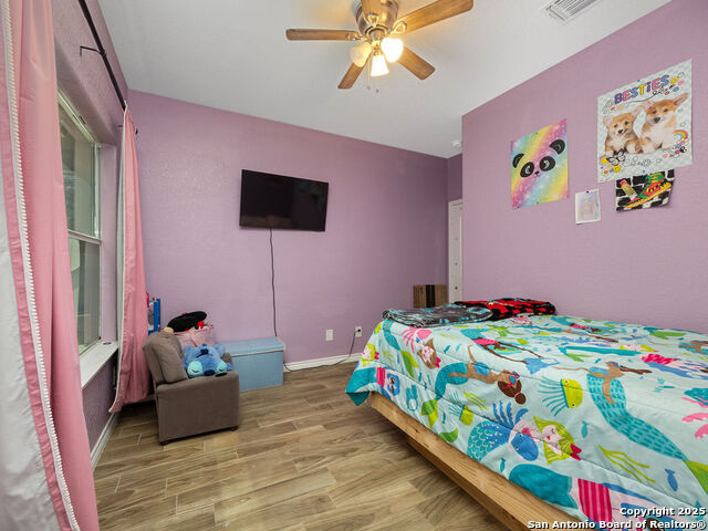 Image 18 of 27 For 1019 Clovis Pl