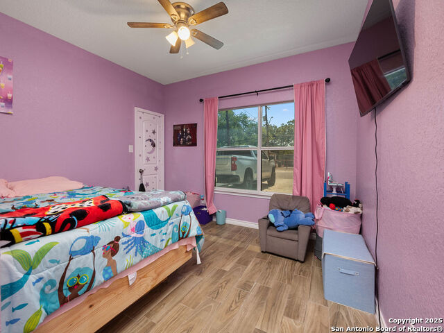 Image 19 of 27 For 1019 Clovis Pl