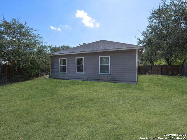 Image 25 of 27 For 1019 Clovis Pl