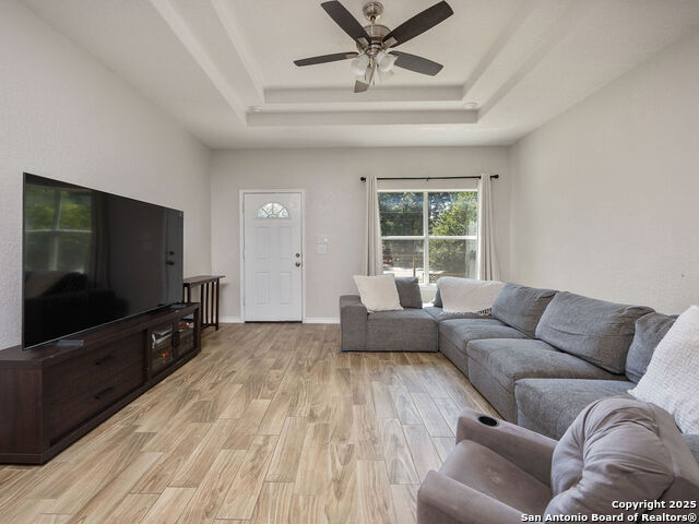 Image 4 of 27 For 1019 Clovis Pl