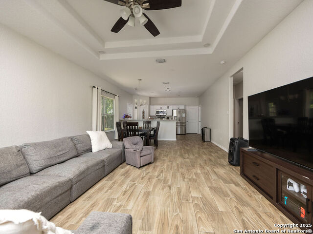 Image 5 of 27 For 1019 Clovis Pl