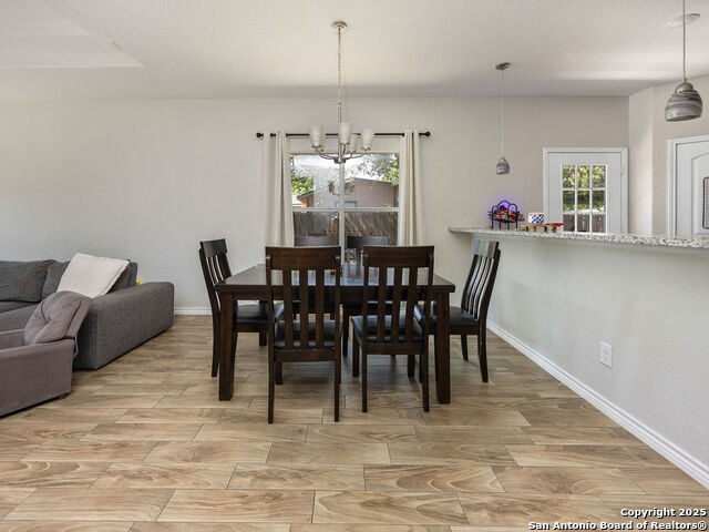 Image 6 of 27 For 1019 Clovis Pl