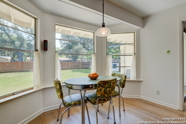 Listing photo id 9 for 134 Oaklane  