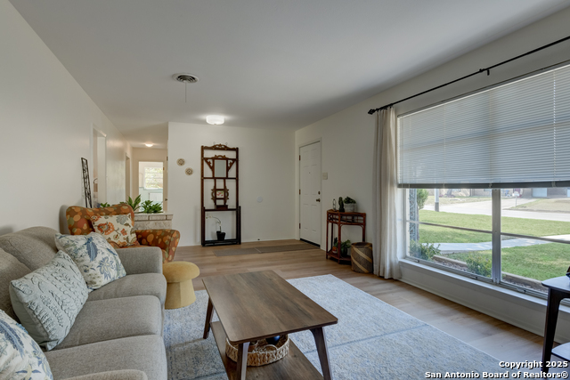 Listing photo id 4 for 134 Oaklane  