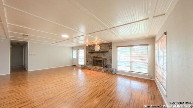 Image 4 of 9 For 7542 Leafy Hollow