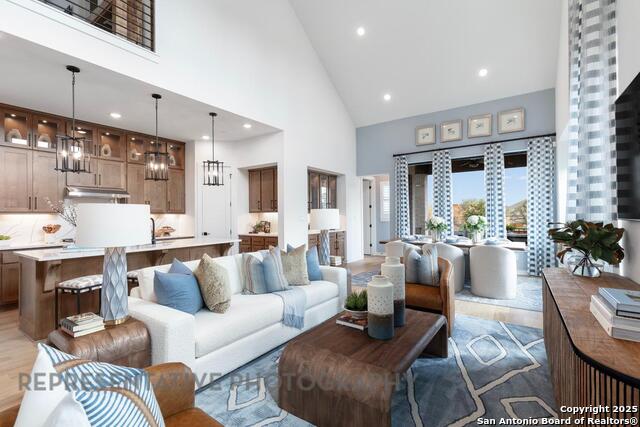 Image 3 of 32 For 5031 Ellis Way