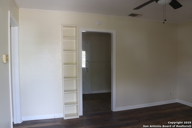 Image 5 of 14 For 550 Kashmuir Pl