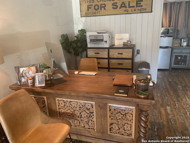 Listing photo id 4 for 812 Main  