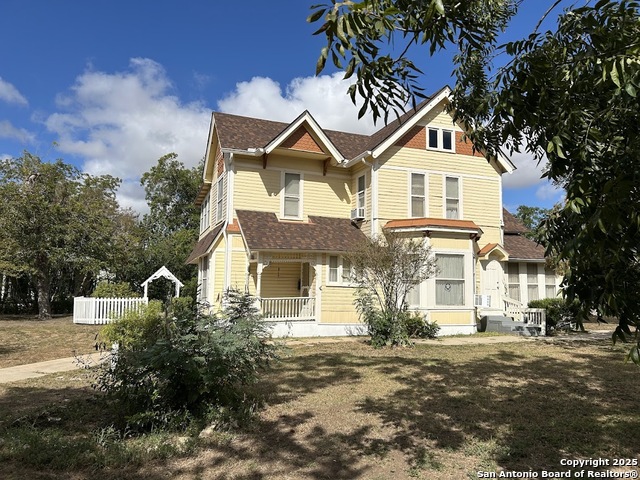 Details for 304 Krezdorn W, Seguin, TX 78155