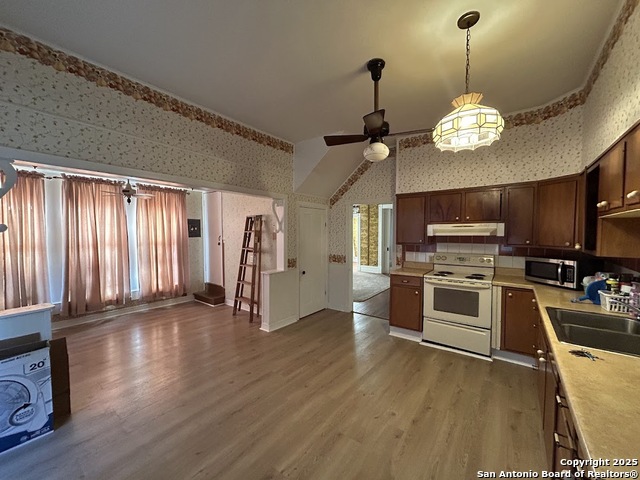 Image 15 of 42 For 304 Krezdorn W