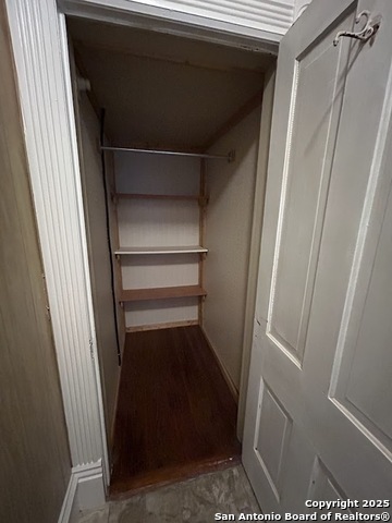 Image 37 of 42 For 304 Krezdorn W