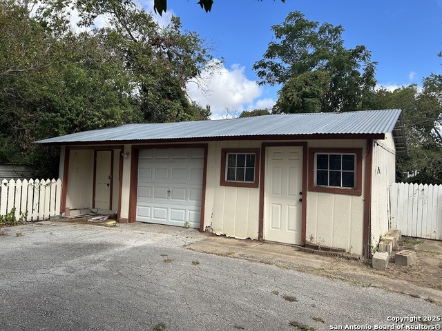 Image 39 of 42 For 304 Krezdorn W