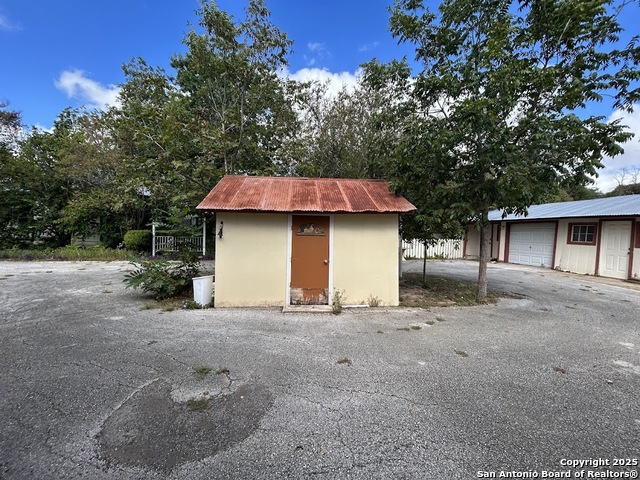 Image 40 of 42 For 304 Krezdorn W