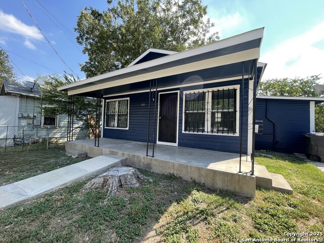 Listing photo id 1 for 518 Sabinas N