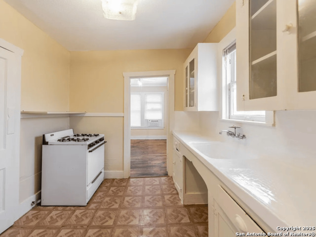 Image 7 of 9 For 631 Ashby E