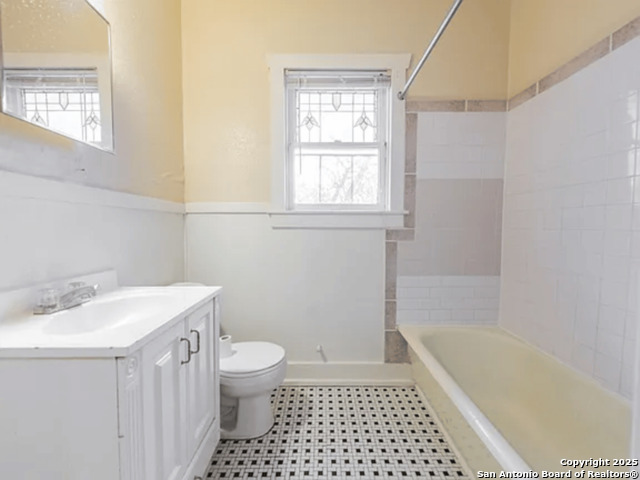 Image 8 of 9 For 631 Ashby E