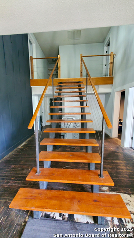 Listing photo id 9 for 15285 Skaggs
