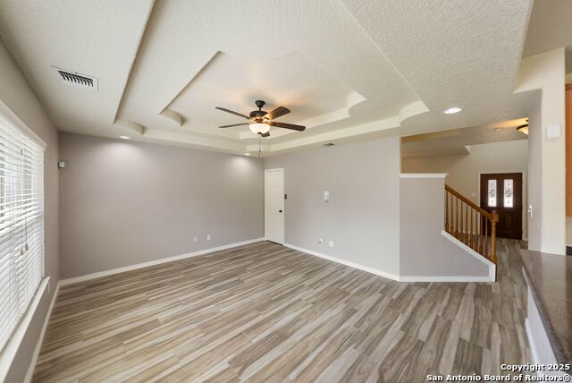 Listing photo id 8 for 3702 Grissom Branch