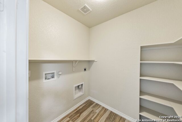 Listing photo id 16 for 3702 Grissom Branch