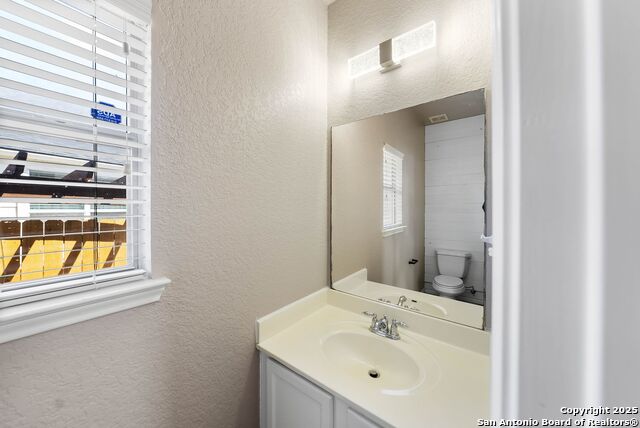 Listing photo id 17 for 3702 Grissom Branch