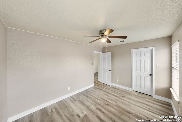 Listing photo id 33 for 3702 Grissom Branch