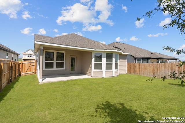Listing photo id 11 for 4040 Paddock Trail