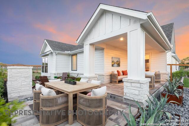 Listing photo id 32 for 12213 Moon Pool