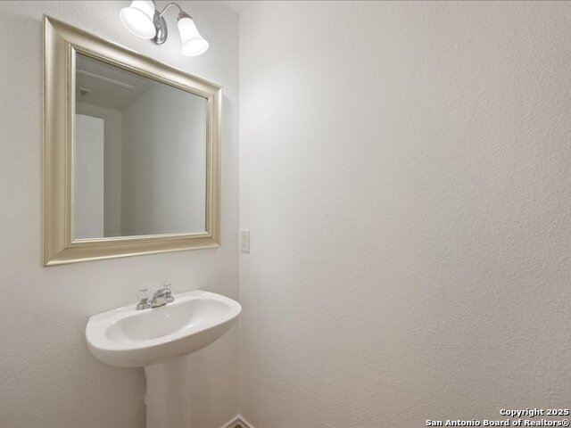 Listing photo id 10 for 8031 Ferndale Oaks