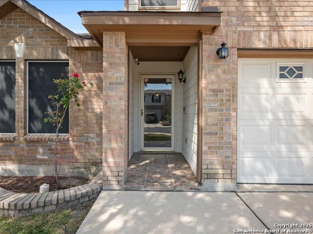 Listing photo id 3 for 8031 Ferndale Oaks