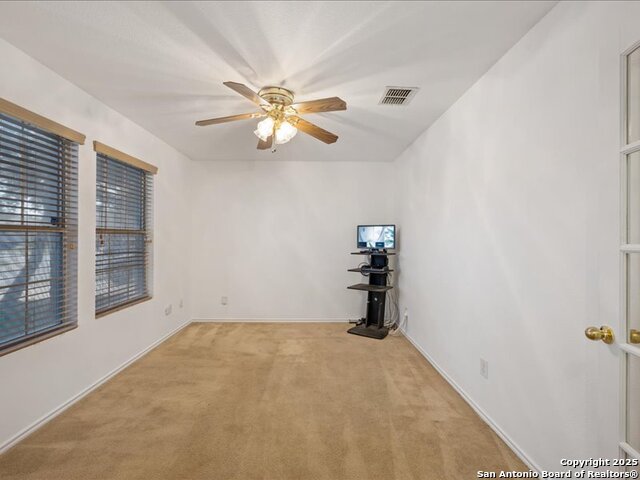 Listing photo id 7 for 8031 Ferndale Oaks