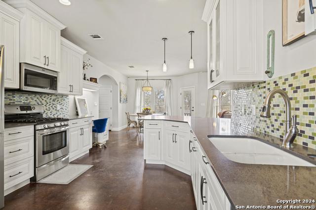 Image 12 of 34 For 2141 Stone Oak