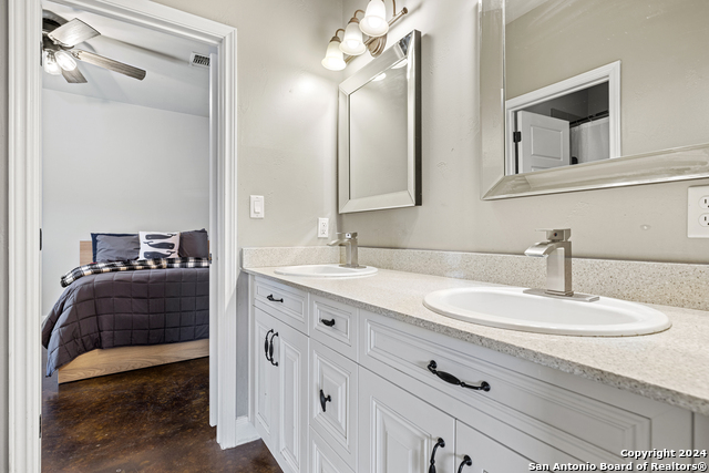 Image 21 of 34 For 2141 Stone Oak