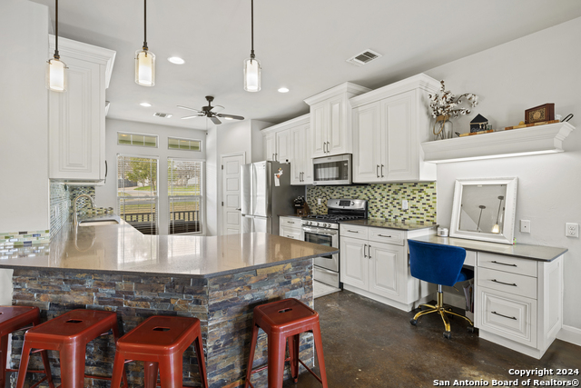 Image 8 of 34 For 2141 Stone Oak