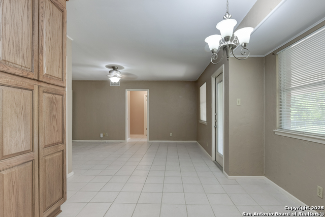 Listing photo id 11 for 3214 Leyte  