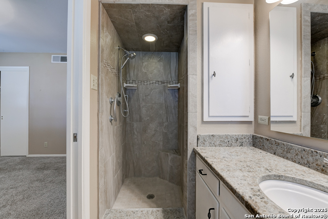 Listing photo id 18 for 3214 Leyte  