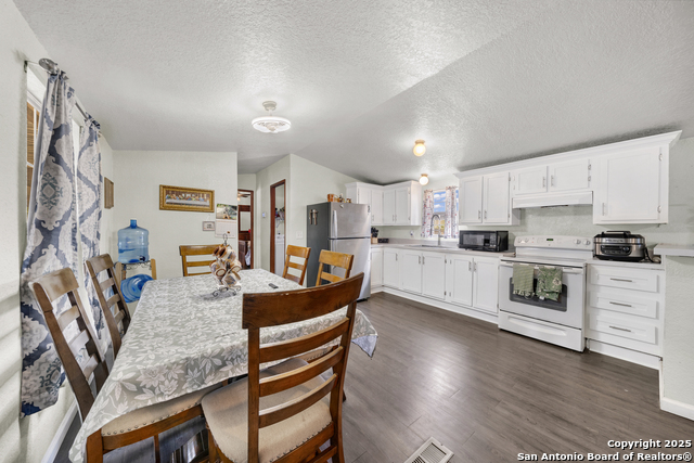 Image 20 of 28 For 11791 Kinney Rd