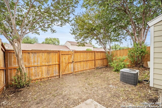 Image 18 of 23 For 9140 Timber Path 2501