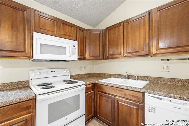 Image 7 of 23 For 9140 Timber Path 2501