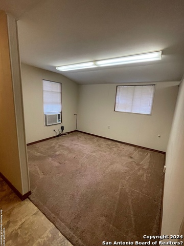 Listing photo id 7 for 401 Blanco Rd E