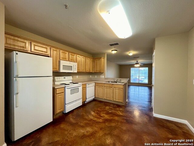 Image 16 of 36 For 3141 Douglas Fir Dr